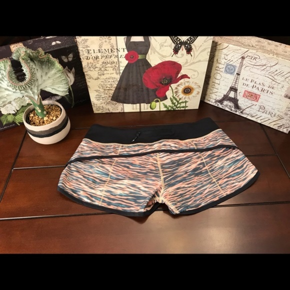 Lululemon Speed Shorts - Tiger Water, Size 4 - Picture 2 of 4